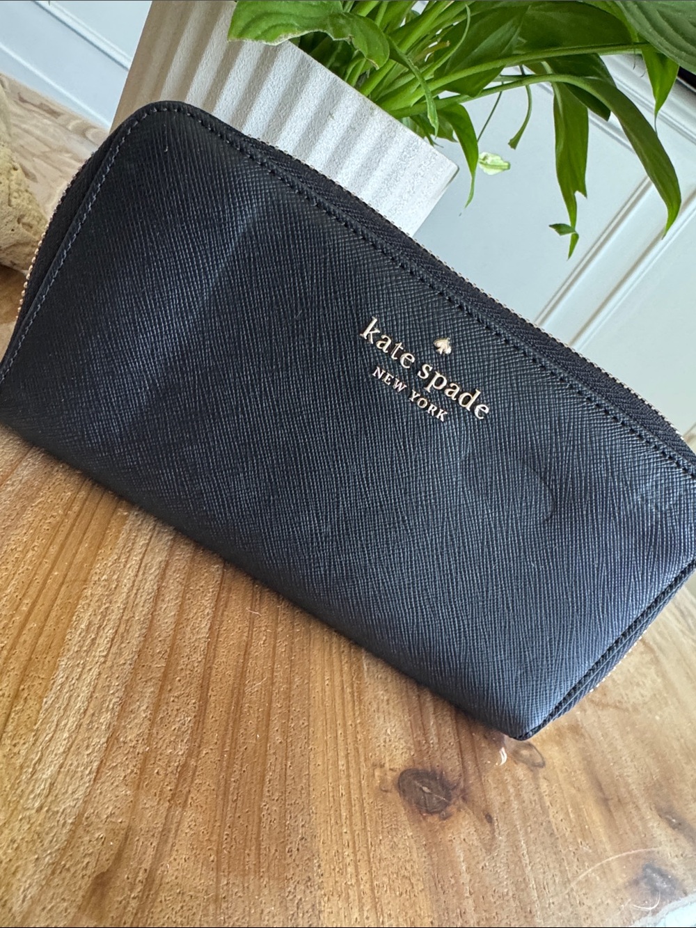 kate spade Black Saffiano Zip Around Wallet with Gold Logo missing zipper pull
